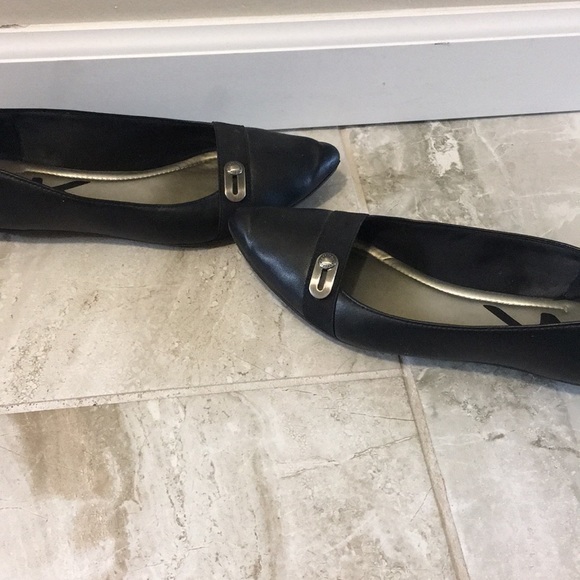 Black pointy flats size 7 - Picture 4 of 7